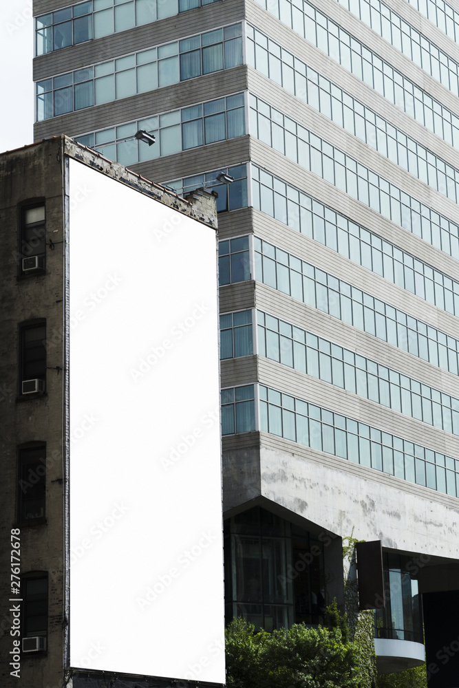 Obraz premium Big billboard template on building in city