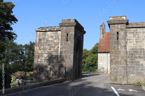 Ville de Langres - Fortifications et chemin de ronde - Département de la Haute Marne photo