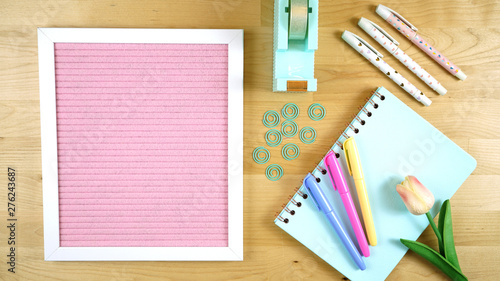 Pink notice board with blank message flatlay and copy space.