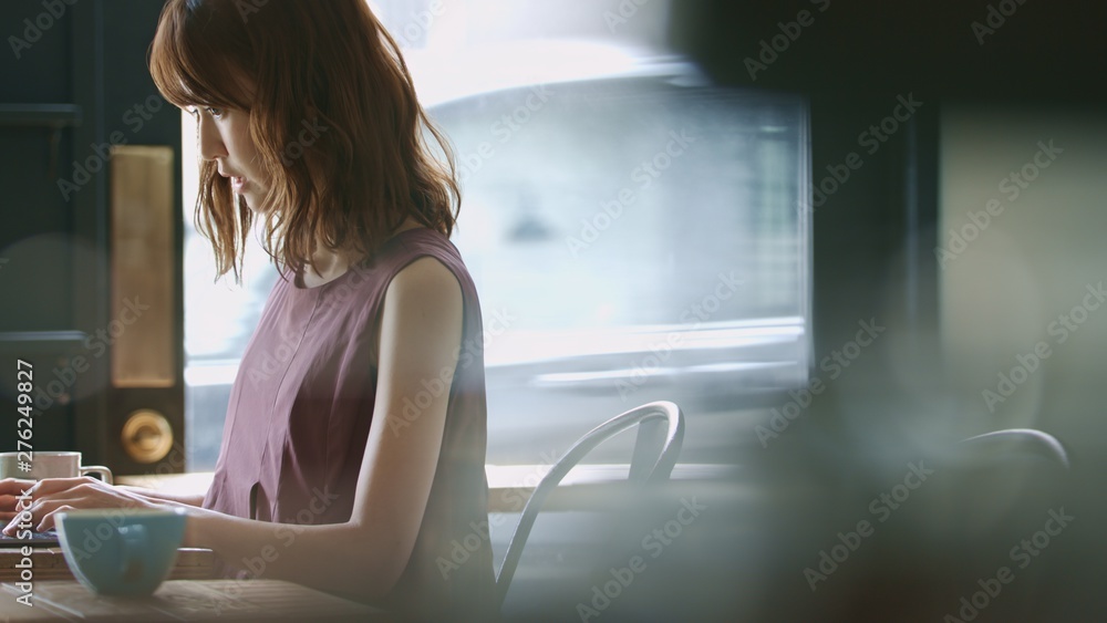 女性・カフェ 女性・カフェ