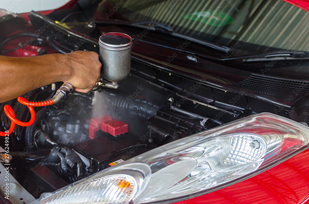 Obraz premium Check and clean engine car