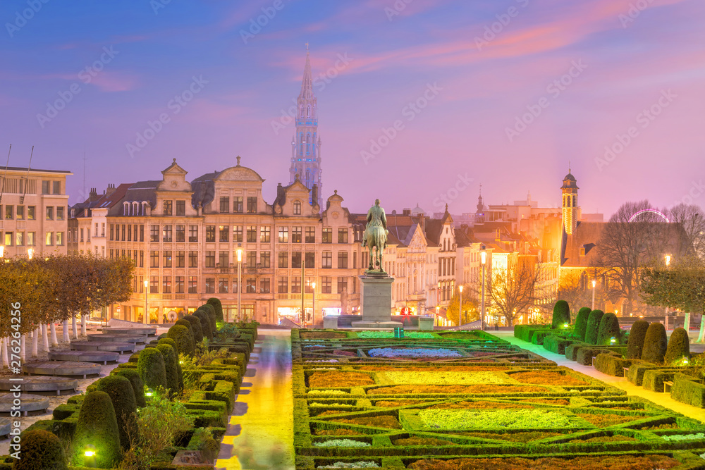 Obraz premium Brussels downtown city skyline at sunset