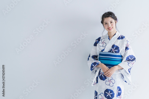 Bild auf Leinwand 浴衣の女性