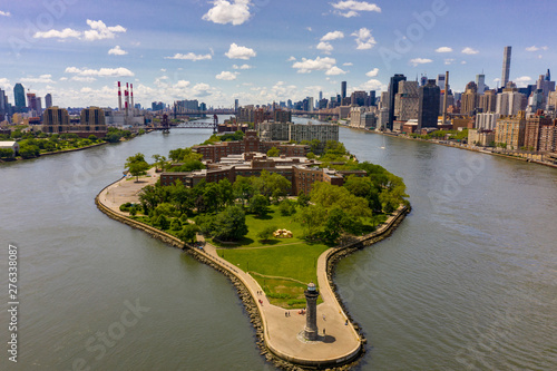 Obraz na plátne Aerial drone photo Roosevelt Island Lighthouse