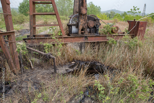 Stillgelegte Ölförderpumpe in Albanien