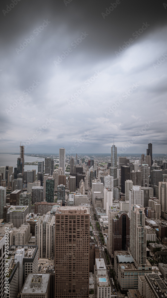 Obraz premium Aerial view over Chicago on a cloudy day - travel photography