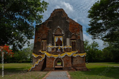 Famous place in Angthong Thailand (Phra Tamnak Kham Yat) photo