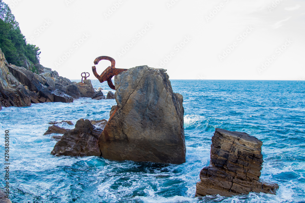 Fototapeta premium sculptures comb of the winds in donostia, san sebastian, spain