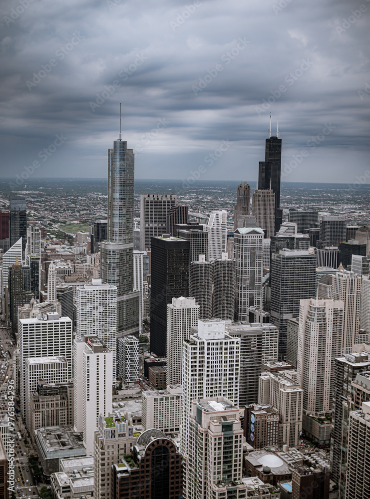 Naklejka premium Aerial view over Chicago on a cloudy day - travel photography