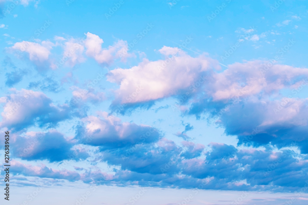 Naklejka premium beautiful background of blue cloudy sky
