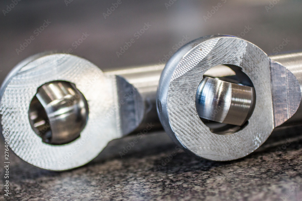 Obraz premium Spherical bearing with threaded bearing.