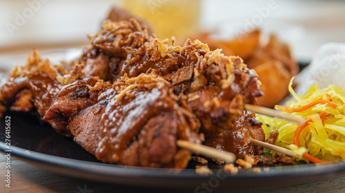 Tableau sur toile Plate saté menu closeup