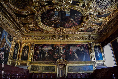 plafond palais dorure venise italie