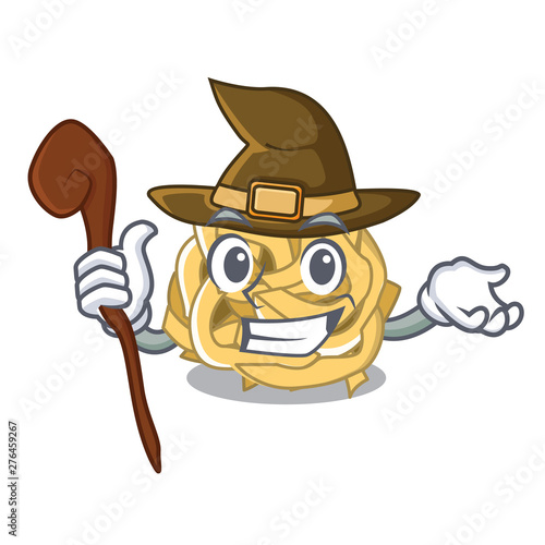 Witch fettuccine is cooked in character pan