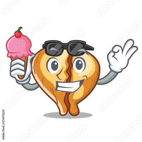 With ice cream tortellini is cooked in cartoon pan
