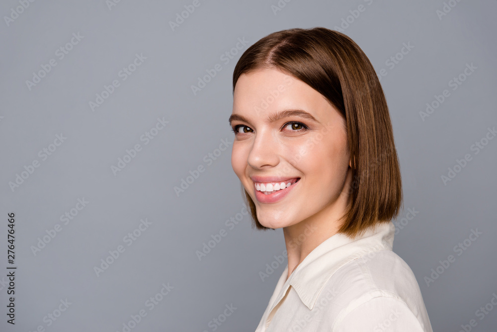 Close up side profile photo beautiful pretty amazing she her lady look colleagues friendly inviting welcome wait come in office best boss chief wear casual white shirt isolated grey background Close up side profile photo beautiful pretty amazing she her lady look colleagues friendly inviting welcome wait come in office best boss chief wear casual white shirt isolated grey background