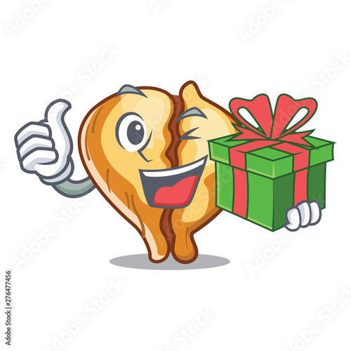 With gift tortellini is served in cartoon board