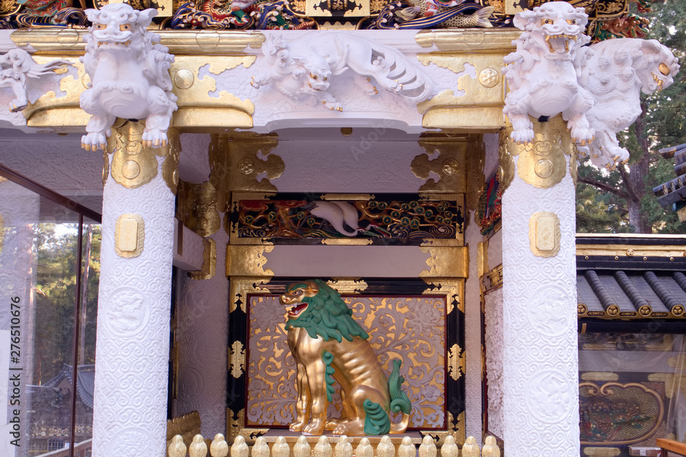 日光東照宮 陽明門の唐獅子と逆柱 Stock 写真 Adobe Stock