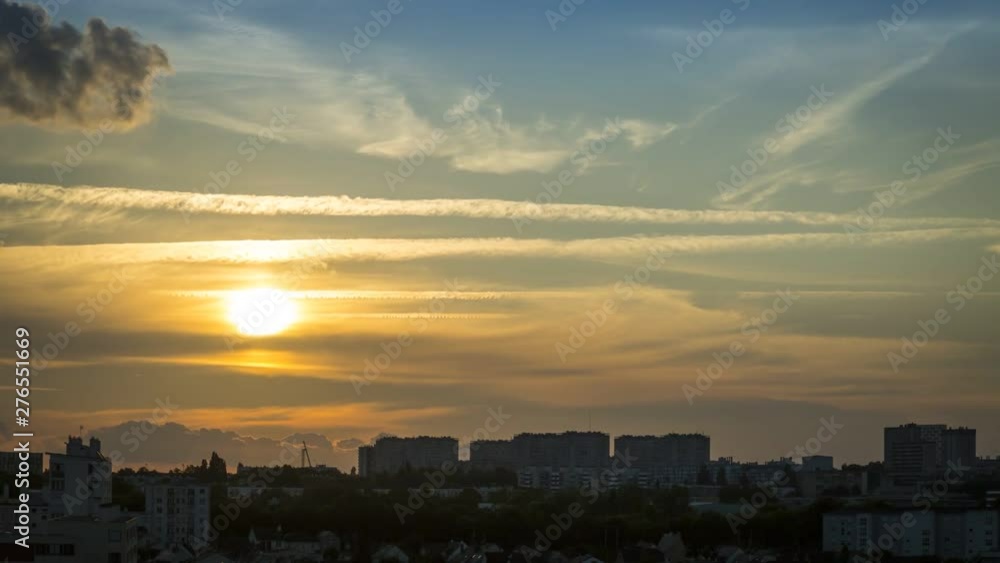Timelapse superbe coucher de soleil sur la ville Timelapse superbe coucher de soleil sur la ville