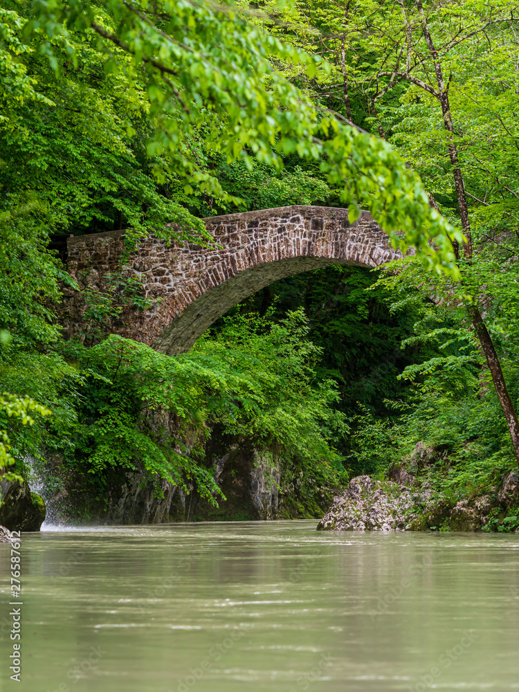 Φωτογραφία Napoleonov Most, Famous Bridge at the Nadiza River in Slovenia