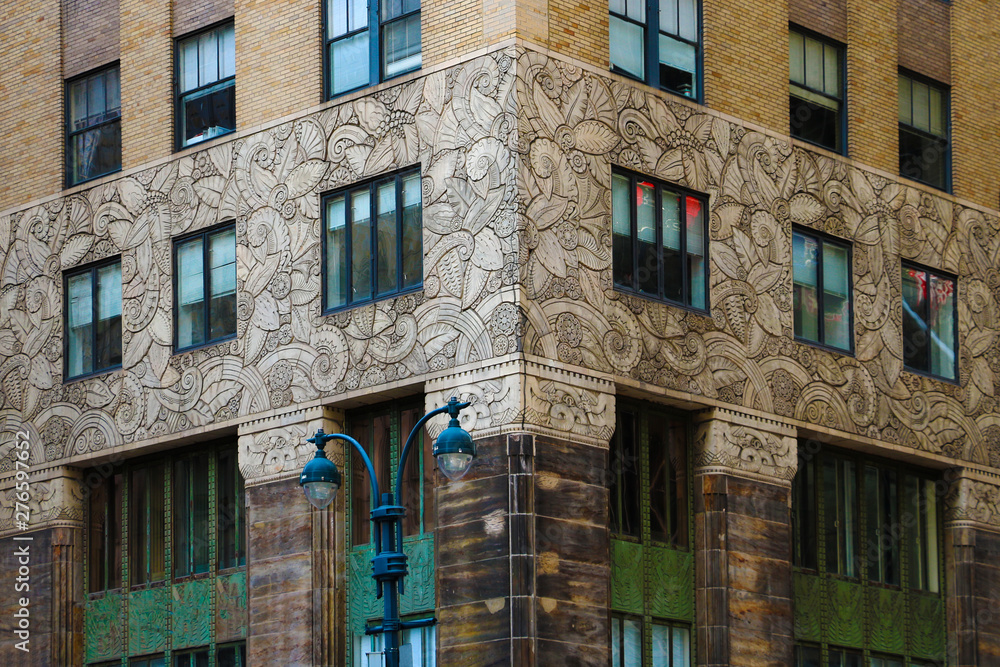 Obraz premium NEW YORK - AUGUST 26, 2018 : View of the beautiful wall of a building in New York.