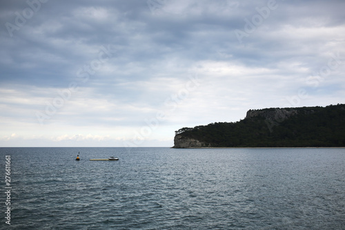 Fototapeta Naklejka Na Ścianę i Meble -  Sea and mountains in Turkey in cloudy weather