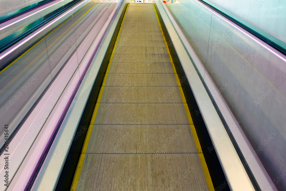 Obraz premium rolling sidewalk