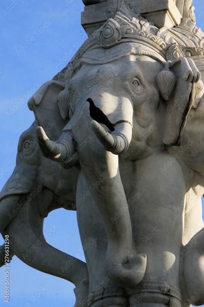 Obraz premium Elephant Monument