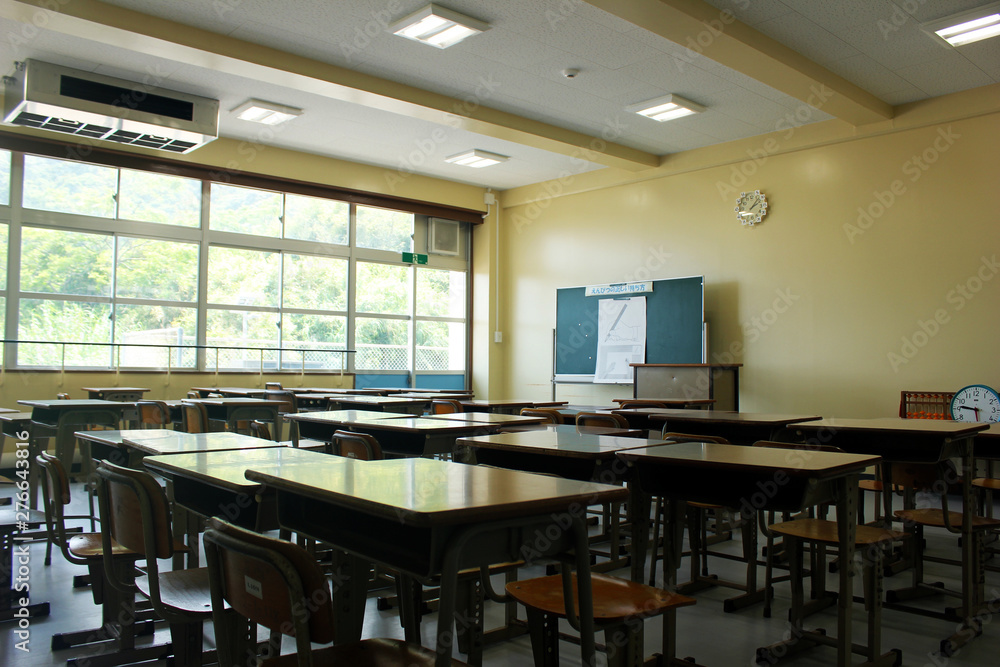 無人の教室