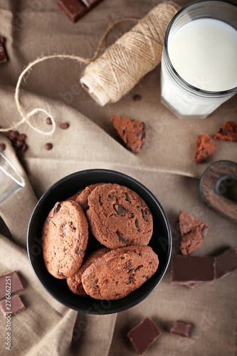 Chocolate chip cookies in b...