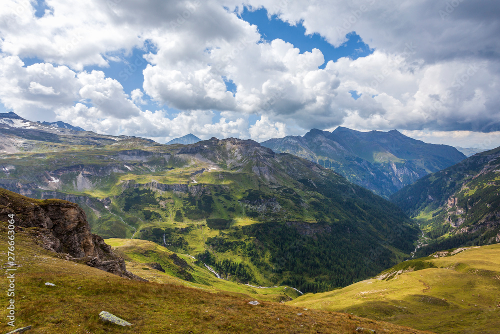 Fototapeta premium Grossglocknerstrasse - Beautiful High Alpine Road