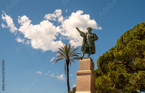 Monument dedicated to the Genoese explorer, navigator and colonist  Christopher Fototapet