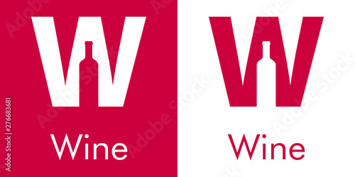 Logotipo abstracto con texto Wine con letra W en granate y blanco con botella de vino en espacio negativo