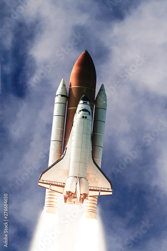 Fototapeta Naklejka Na Ścianę i Meble -  Rocket liftoff. The elements of this image furnished by NASA.