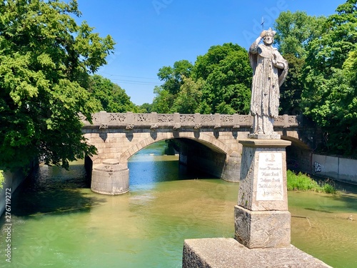  Maximiliansbrücke mit Isar photo