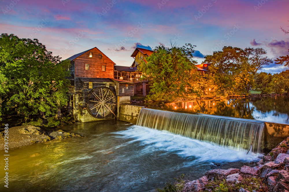 Pigeon Forge Tennessee TN Old Mill - obrazy, fototapety, plakaty 