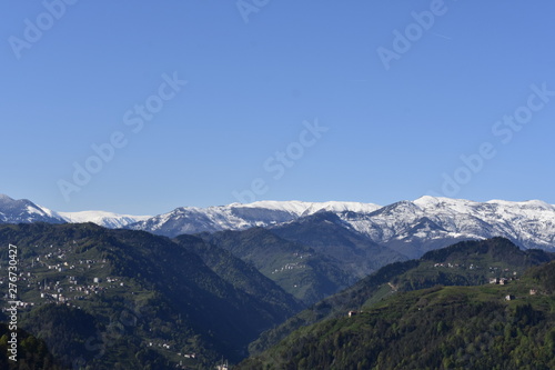 Fototapeta Naklejka Na Ścianę i Meble -  panoramic view of the mountains