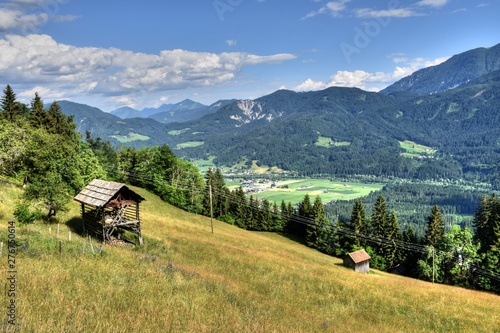 Emberger Alm, Alm, Kärnten, Greifenburg, Spittal, Drau, Spittal an der Drau, Oberkärnten, Baumgrenze, Weißensee, Bergstraße, Kurve, Kehre, Wald, Bergwald, Drautal, Wolken, Sommer, Baum, Gailtaler Alpe photo