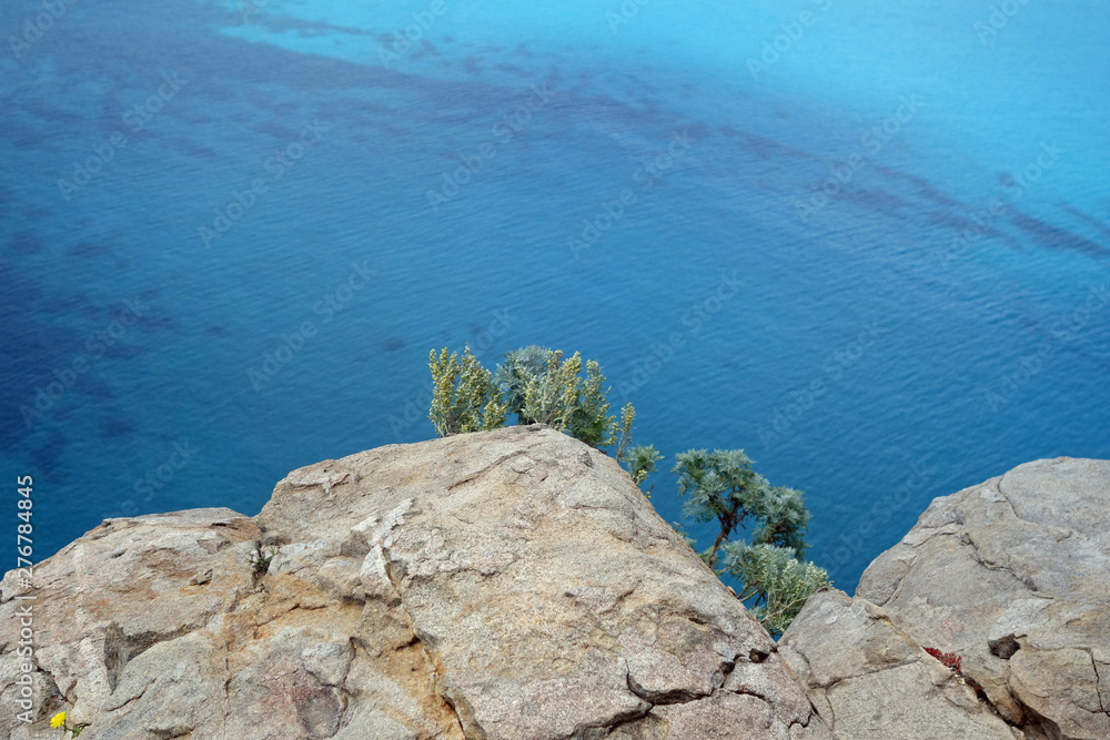 Sardinien Villasimius Blick aufs Meer über Felsen 