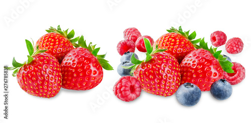 Fototapeta Naklejka Na Ścianę i Meble -  Strawberry on a white isolated background
