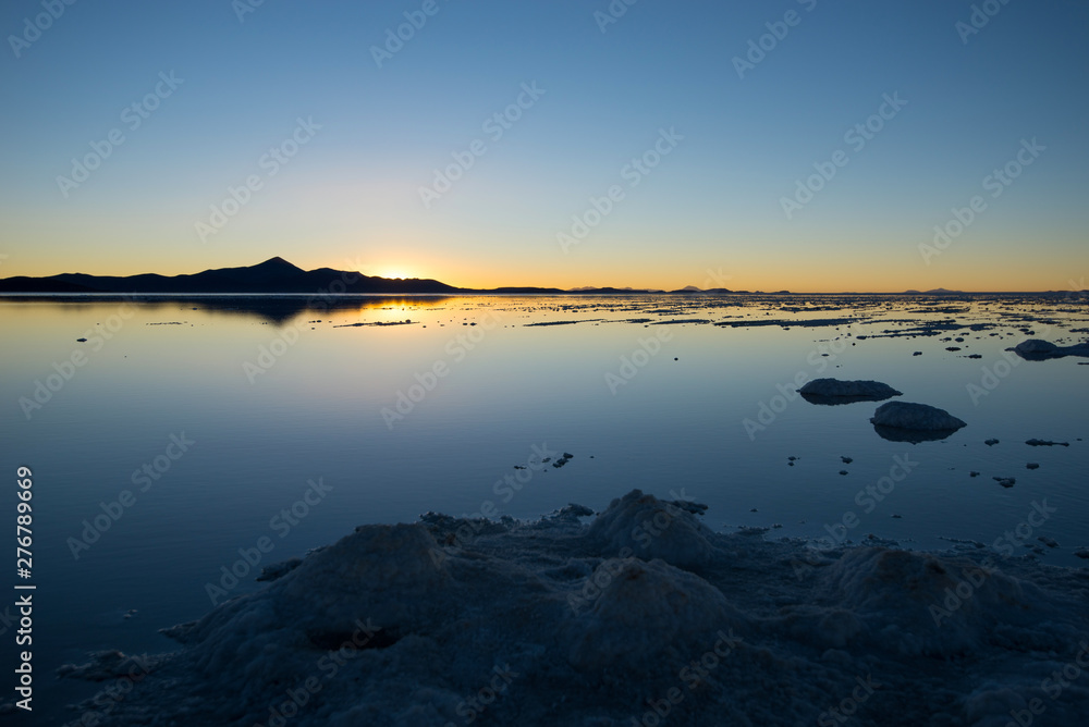 Obraz premium Salar de Uyuni in Bolivia - The world's largest salt flat.