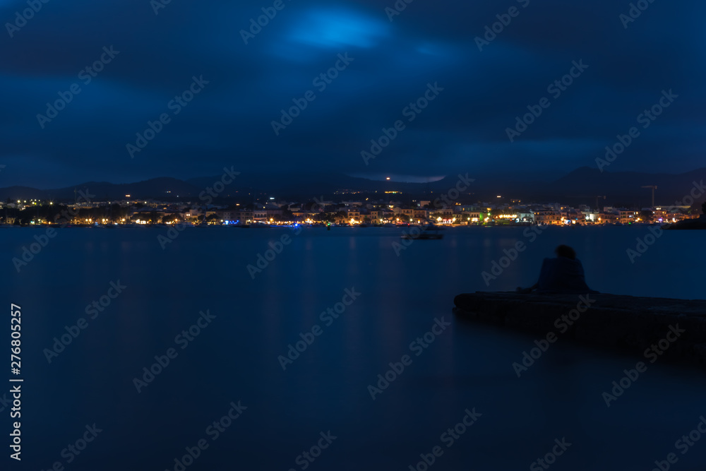Obraz premium In the evening on the lonely jetty in front of Portocolom