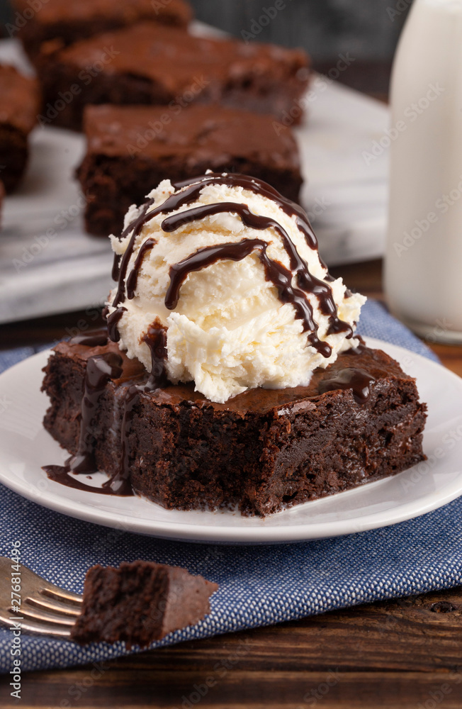 Double Chocolate Brownies Sundae with Vanilla Ice Cream on Top Double Chocolate Brownies Sundae with Vanilla Ice Cream on Top