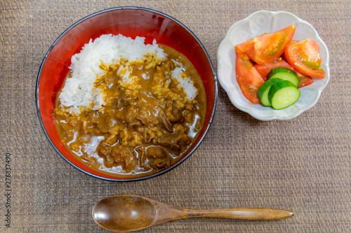 カレー　和風　丼　サラダ