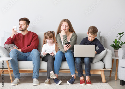 Family addicted to modern t...