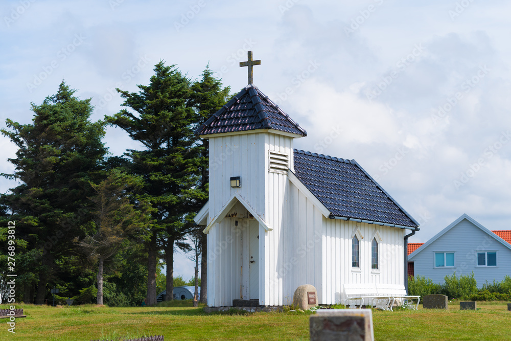 small white chapel small white chapel