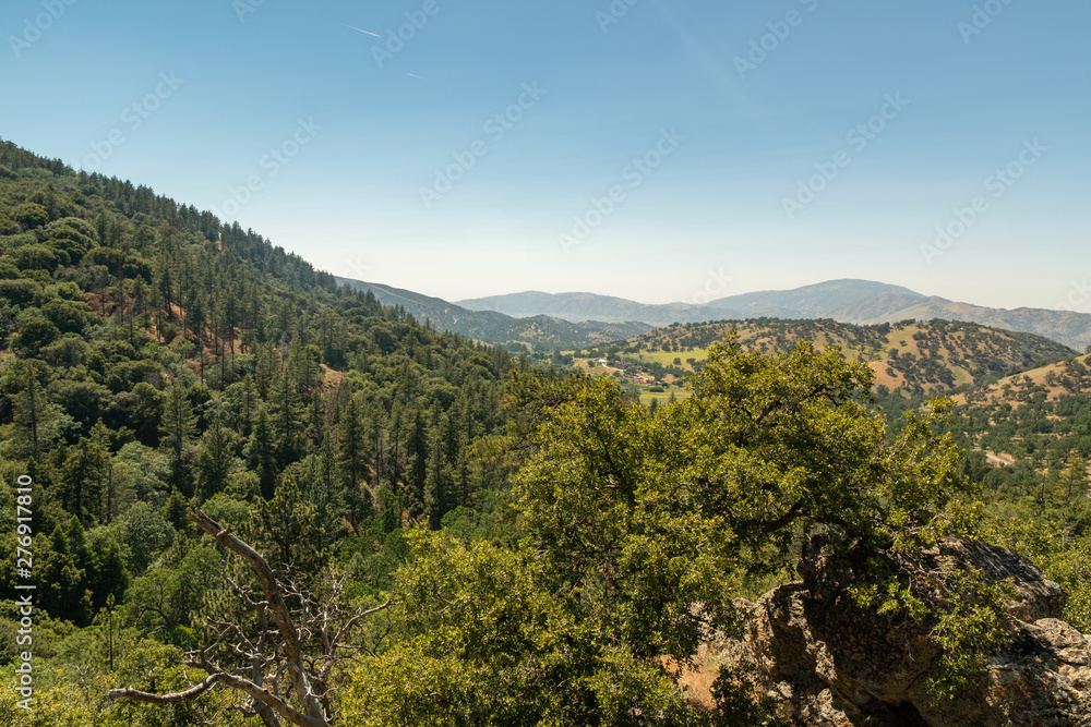 Fototapeta premium view of mountains