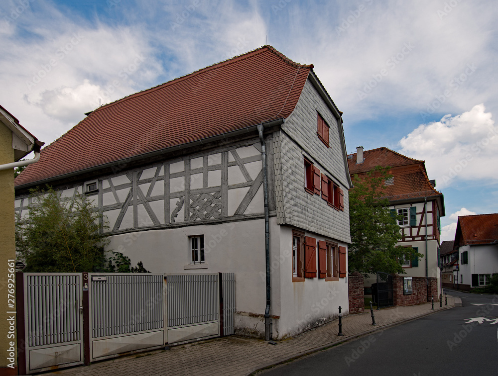 Fachwerkhaus und Dorfmuseum im Darmstädter Stadtteil Wixhausen, Hessen, Deutschland 