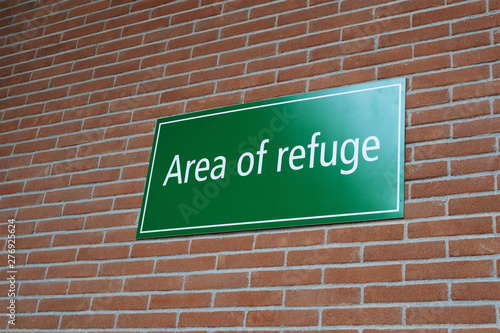Slika na platnu area of refuge sign on brick wall
