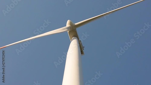 Fonte di energia elettrica rinnovabile, il vento photo